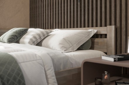 Posteľ Emily je veľmi obľúbené jednolôžko, ktoré sa bude hodiť do detskej izby aj spálne. Dokonalá vôňa dreva navodí v miestnosti úžasnú atmosféru, ktorá bude ideálna pre spánok.