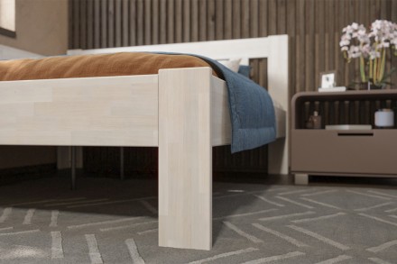 Utena predstavuje vzdušnú elegantnú posteľ z masívu s vertikálne členeným hlavovým čelom.