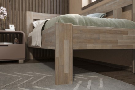 Utena predstavuje vzdušnú elegantnú posteľ z masívu s vertikálne členeným hlavovým čelom.
