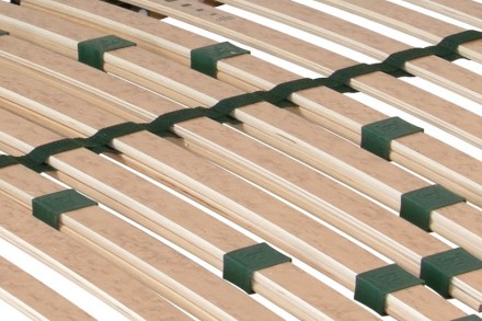 Výklopný rošt s 5 anatomickými zónami a 28 lamelami v kaučukových puzdrách.