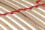 Celková výška roštu iba 5 cm zaistí vhodnosť roštu aj pre lôžka, kde by mohol zvolený matrac príliš vyčnievať nad horný okraj hrany postele.