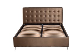 Elegantná posteľ Nashwille sa vďaka
svojmu čelu hodí do každej spálne, ktorú
ozvláštni a  zároveň rozjasní.