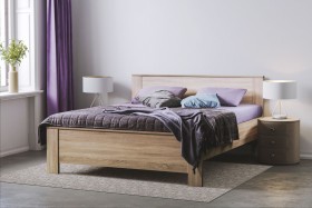 Základný materiál pre výrobu postele Marika je eko-drevotriesková doska laminovaná v dezéne Dub Creme v hrúbke 18 mm.
